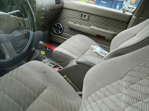 5-SPEED MANUAL 4X4 SR5 3.0 V6 *NEEDS ENGINE* RUNS BUT KNOCKS, image 16