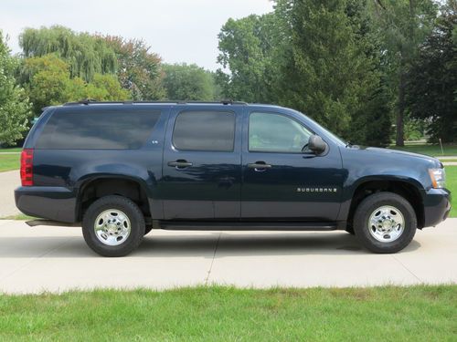 2007 chevrolet suburban 2500 ls 4x4 one owner no reserve