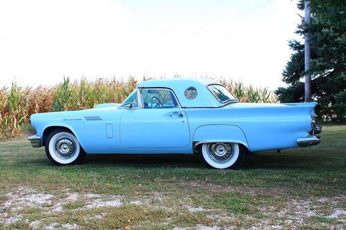 1957 Ford Thunderbird, image 2