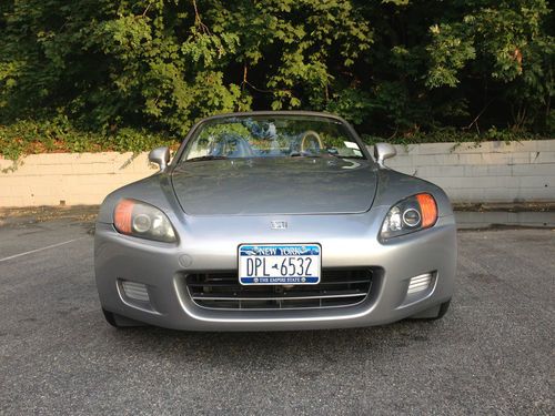 Honda s 2000 convertible  mint condition in and out only 58k miles !!!