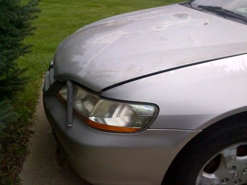 Restore the dignity of this 1998 Honda Accord, image 5