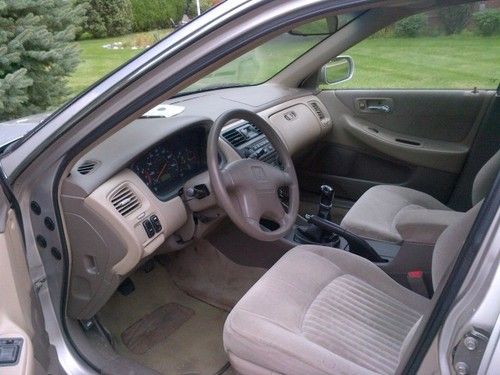 Restore the dignity of this 1998 Honda Accord, image 6