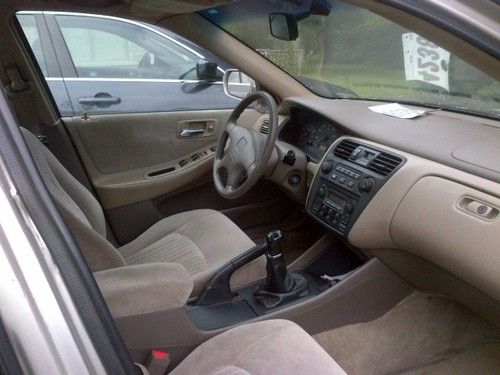 Restore the dignity of this 1998 Honda Accord, image 14