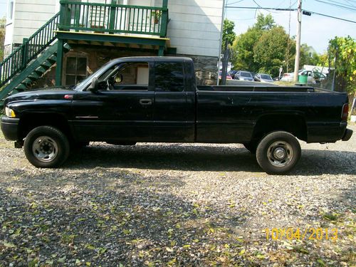 Dodge ram  diesel 4x4 cummins turbo diesel 4x4 2500 1999 runs perfect nr low mil