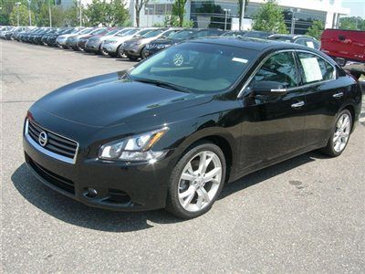 2012 maxima sv with sport package, black/black, sunroof, spoiler, 24755 miles