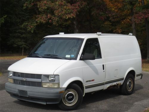 1998 chevrolet astro minivan mini van chevy cargo white awd