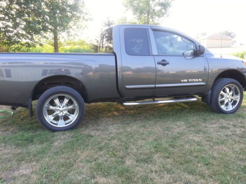 2009 nissan titan se extended cab pickup 4-door 5.6l