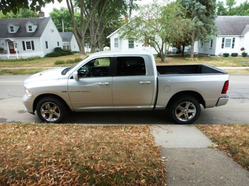 2011 Dodge Ram 1500 SLT Sport Crew Cab - 4x4 Hemi 5.7L 4WD + Tons of Options, US $29,957.00, image 3