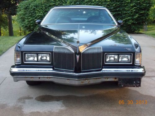 Pontiac grand prix 1976 black interior black exterior 2 door coupe 89,100 miles