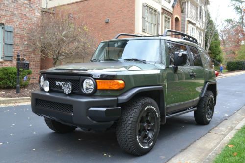 2011 toyota fj cruiser trail teams edition trd 4x4 - 15k miles - tons of extras