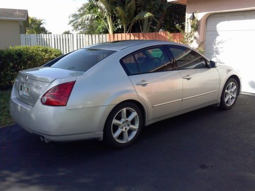 2004 nissan maxima se sedan 4-door 3.5l