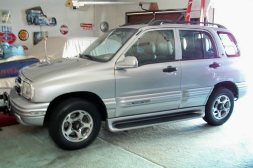 2001 chevrolet tracker lt sport utility 4-door 2.5l