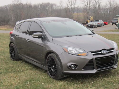 2012 ford focus titanium hatchback 4-door 2.0l (no coast customs)