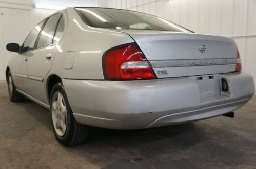 2001 NISSAN ALTIMA ONE OWNER GAS SAVER CLEAN RUNS GREAT WOW NO RESERVE!!!, image 34