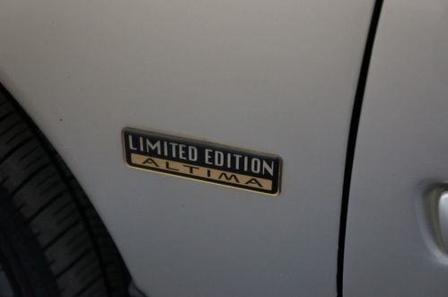 2001 NISSAN ALTIMA ONE OWNER GAS SAVER CLEAN RUNS GREAT WOW NO RESERVE!!!, image 37