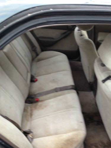 1994 Toyota Camry LE Sedan 4-Door 2.2L, image 2