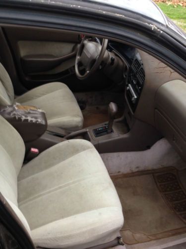 1994 Toyota Camry LE Sedan 4-Door 2.2L, image 3