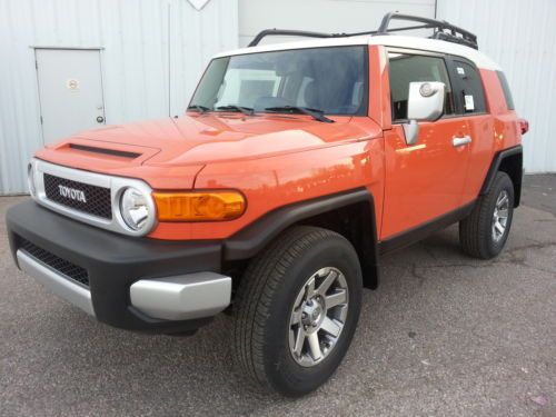 2014 toyota fj cruiser 4x4 in the best color magma