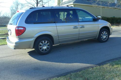 2005 chrysler town &amp; country limited minivan