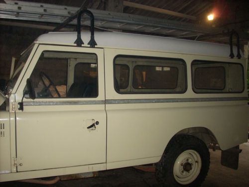 Land rover santana 109