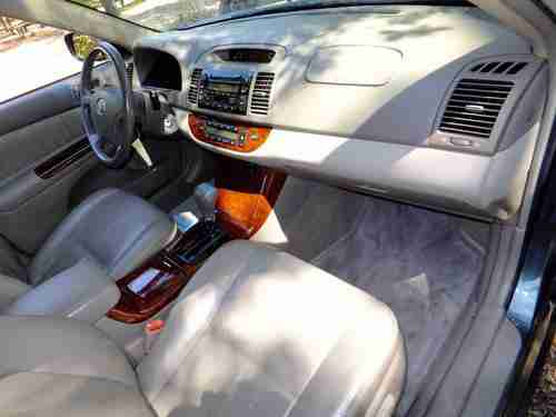 2006 Toyota Camry XLE Sedan 4-Door 3.0L, image 14