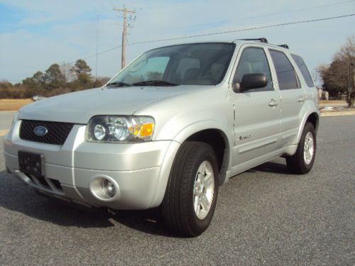 One owner 2005 ford escape hybrid sport utility 4-door 2.3l clean autocheck
