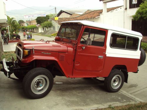 Toyota land cruiser fj43 1981