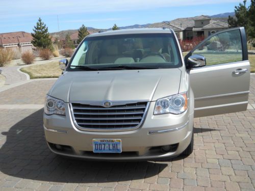 2008 TOWN & COUNTRY LIMITED LUXURY EDITION, image 2