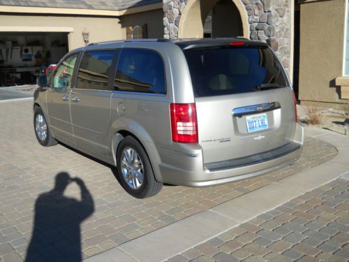 2008 TOWN & COUNTRY LIMITED LUXURY EDITION, image 5