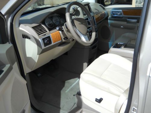 2008 TOWN & COUNTRY LIMITED LUXURY EDITION, image 6