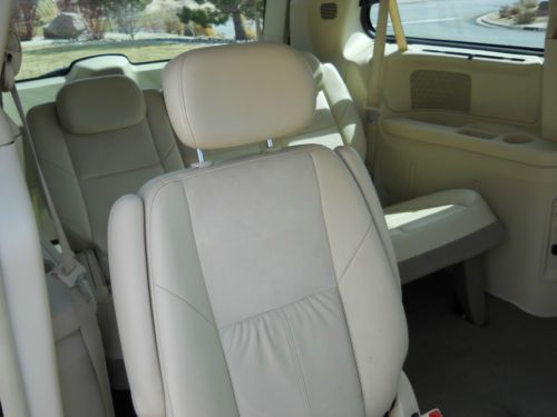 2008 TOWN & COUNTRY LIMITED LUXURY EDITION, image 12