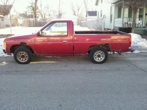 1993 nissan 4 cyl pickup truck 1993 only 95k miles clean interior runs great