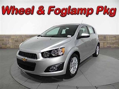 Chevrolet sonic lt new 4 dr hatchback automatic 1.8l i4 16v silver ice metallic