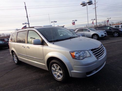 Touring 3.8l single cd player 3rd row seats quad bucket seats dual air bags