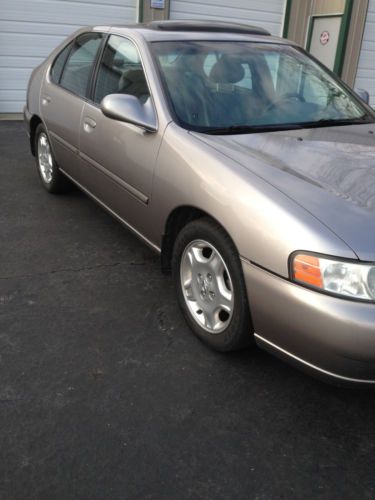 2001 Nissan Altima    NO RESERVE, image 3