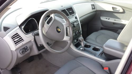 2009 Chevrolet Traverse LS Sport Utility 4-Door 3.6L. Repairable., image 5