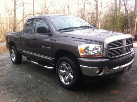 2004 dodge ram 1500 4 door 4x4 4.7l