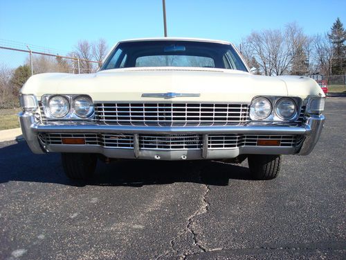 1968 impala 307 auto, 4 drs clean car runs excellent low bin ss hubcaps 69 pics