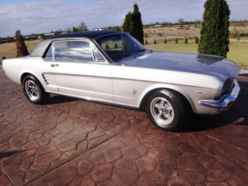 1966 ford mustang  302 engine