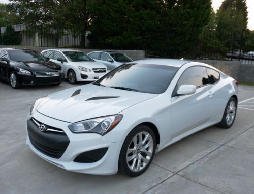 2013 hyundai genesis coupe 2.0l turbo 24000 miles pearl white aluminum wheels