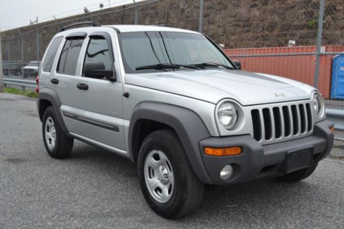 2004 jeep liberty suv 4-door 3.7l 4wd 4x4 low miles!