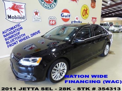 2011 jetta sedan sel,2.5l,auto,sunroof,nav,htd lth,b/t,17in whls,28k,we finance!