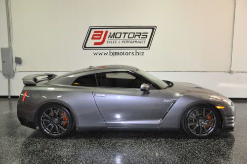 2014 nissan gt-r premium edition spe 650 only 2k miles like new
