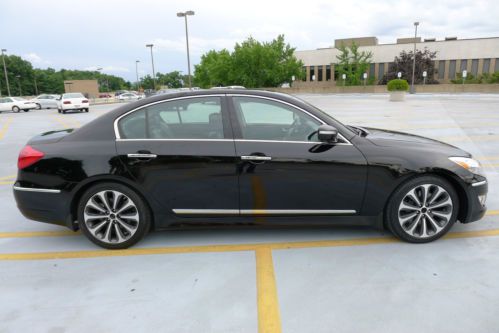 2012 Hyundai Genesis 5.0 R-Spec low miles NO RESERVE, Fully Loaded Navigation, image 7