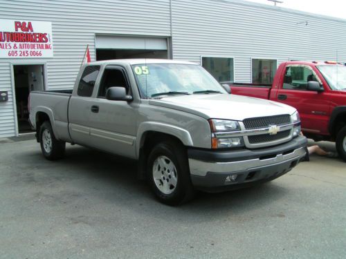 2005 chevy silverado 1500 ext cab z71 4x4 5.3 4dr dealer service records x clean