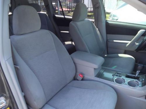 2011 toyota highlander base