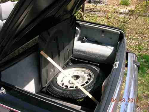 1982 Mercedes-Benz 380SL Convertible 2-Door 3.8L soft&hard tops regular gas, image 3