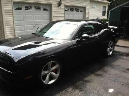 2010 dodge challenger srt8