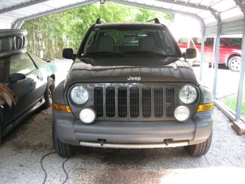 2005 jeep renegade 2wd low miles