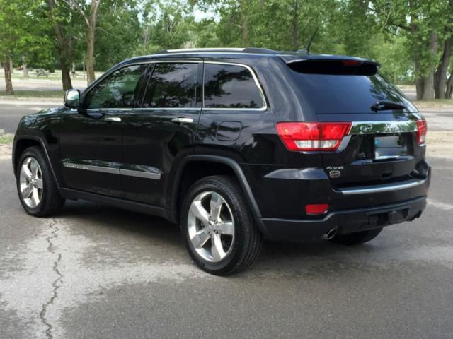 Jeep grand cherokee overland summit 4-door